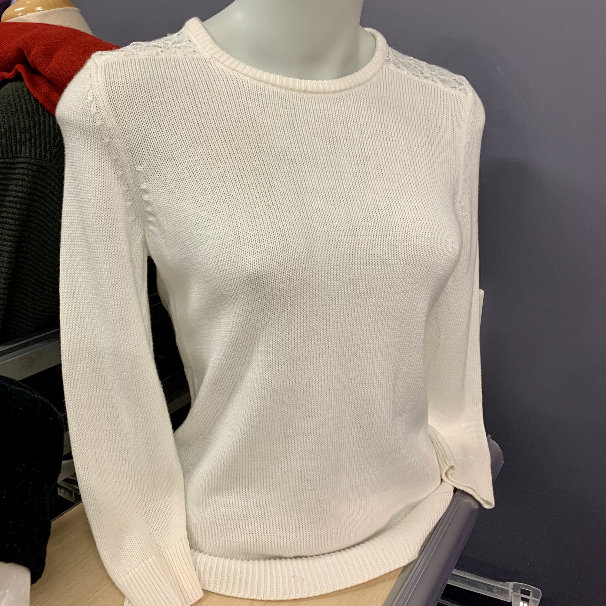 Ralp Lauren Lace Shoulder sweater,
Colour: Pearl,
Size: Medium Petite