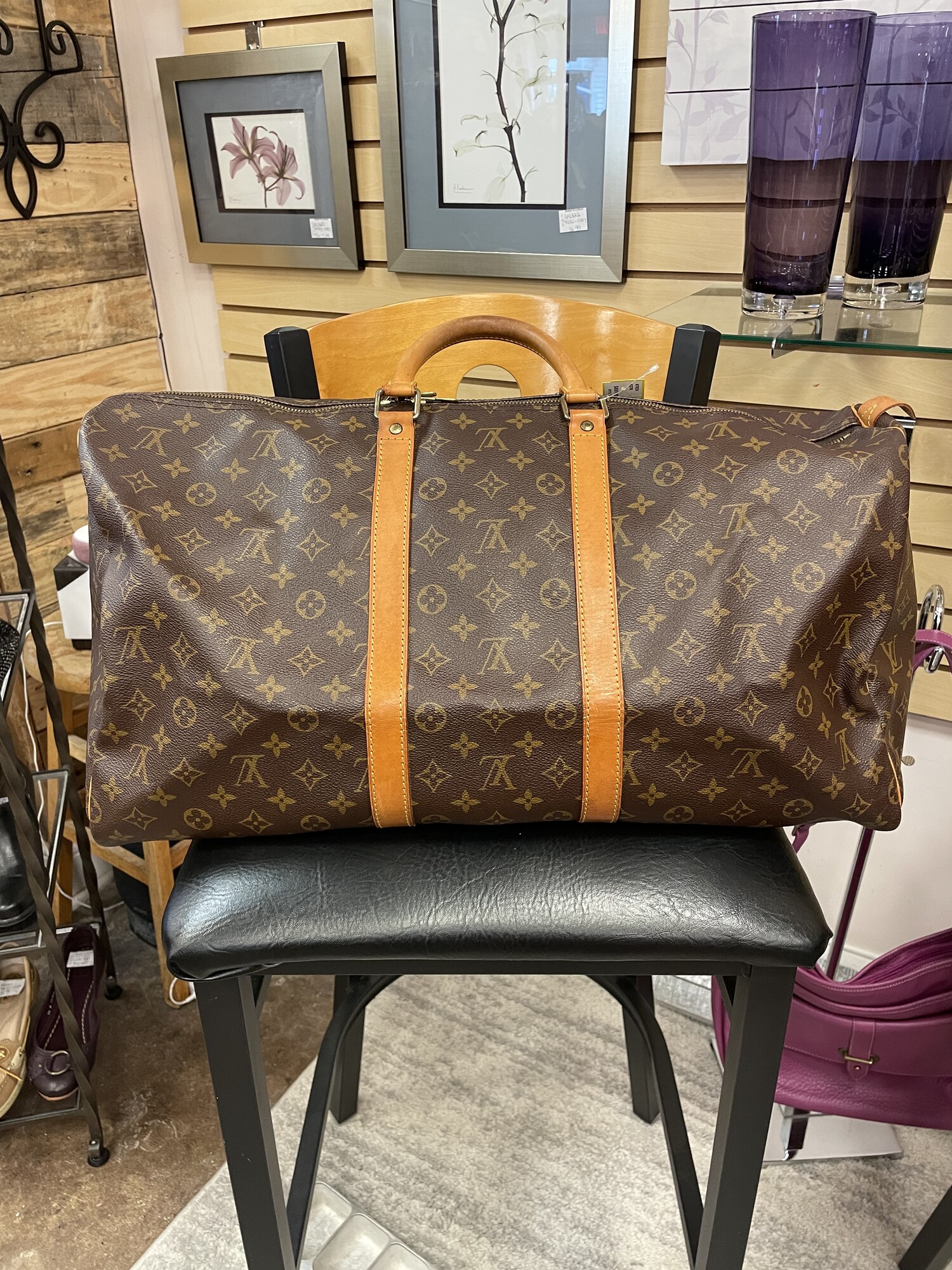 LV Keepall 55, Brown, Size: As Is,  Monogram Keepall 55 Monogram, Some staining on one of the straps on the bottom, Unisex Bag,  Hardware is a Gold Closure.

12.2'' x 21.65'' x 9.84''
Handle Length 11.41''