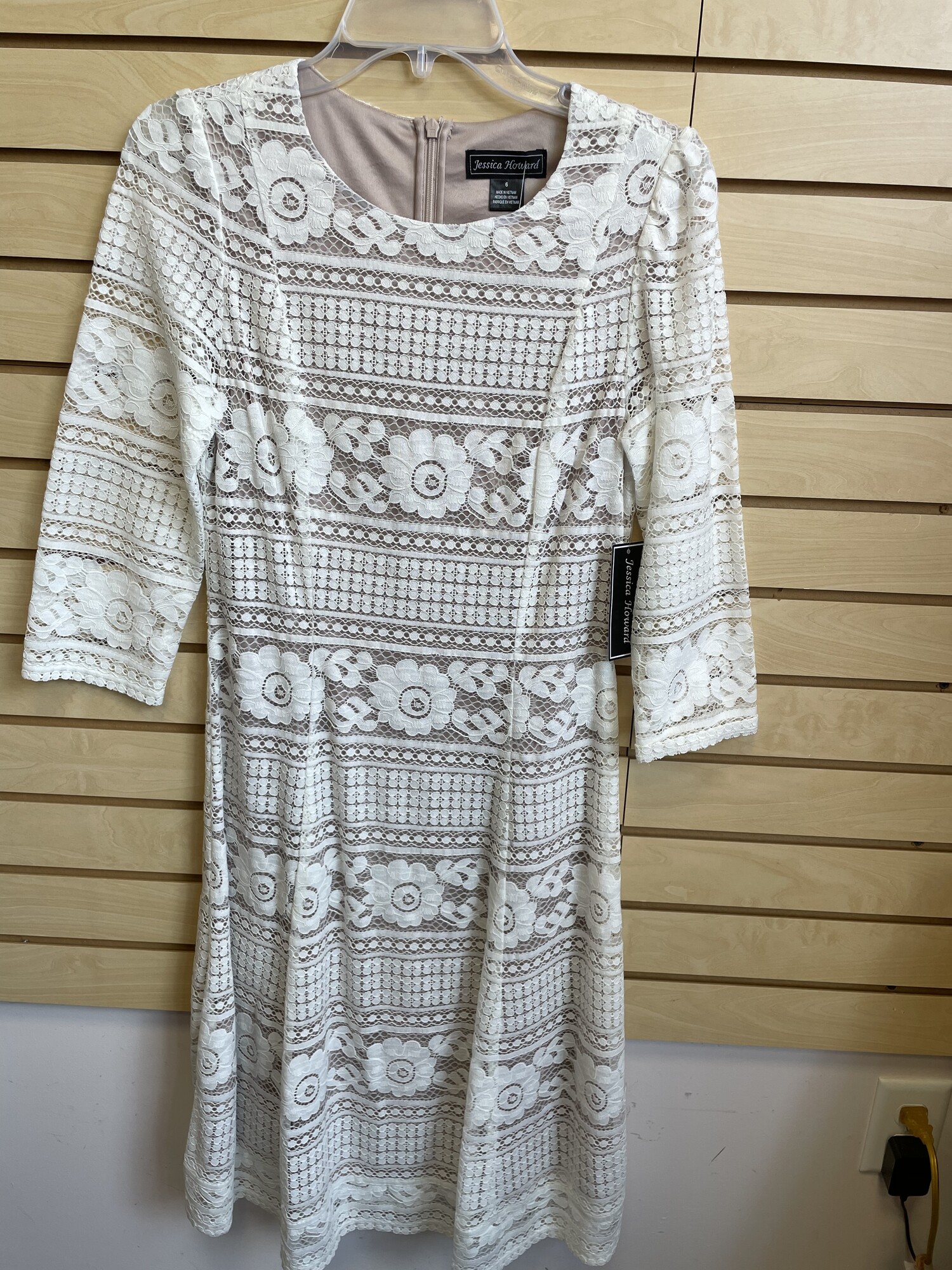 NWT Jessica Howard Dress, 3/4 Sleeves, Cream Lace Overlaying a Beige Tank Dress, Zippered Back, Size: Small