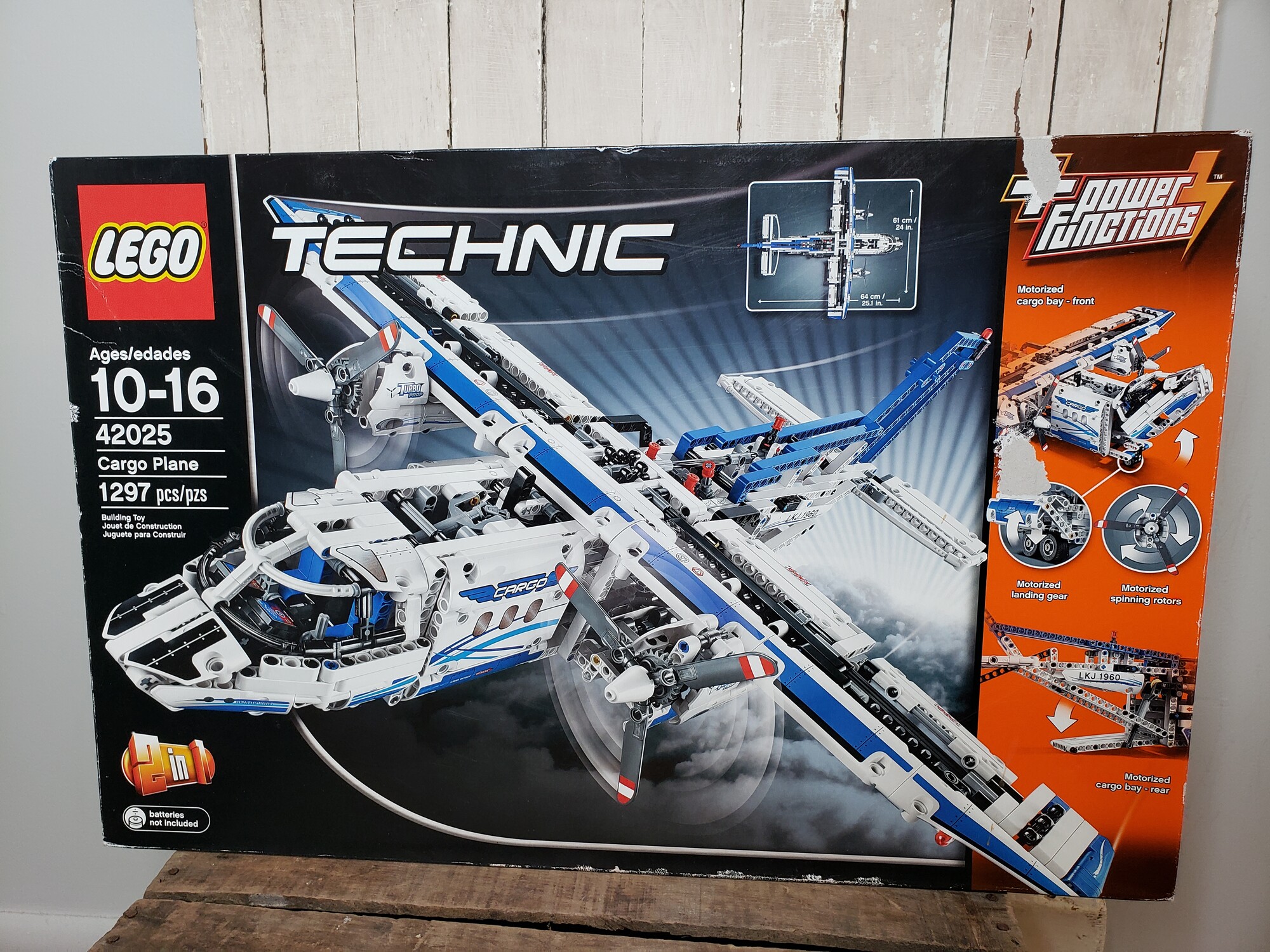 LEGO Technic Cargo Plane 42025. Used and in good conditon. Built by an adult for display collection.