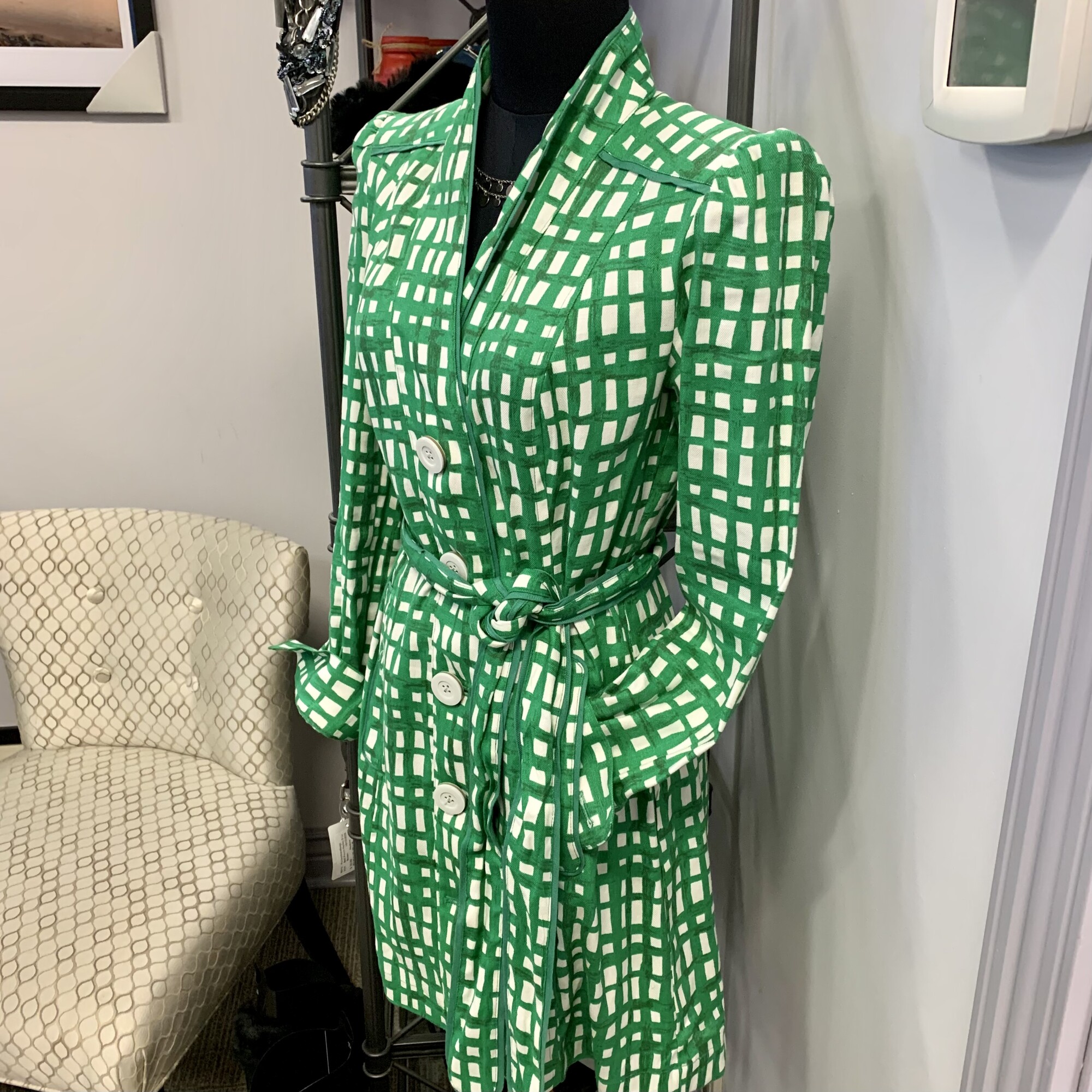 Cabi Trench Short Checkered,
Colour: Green and white,
 Size: XSmall - roomy would fit Small