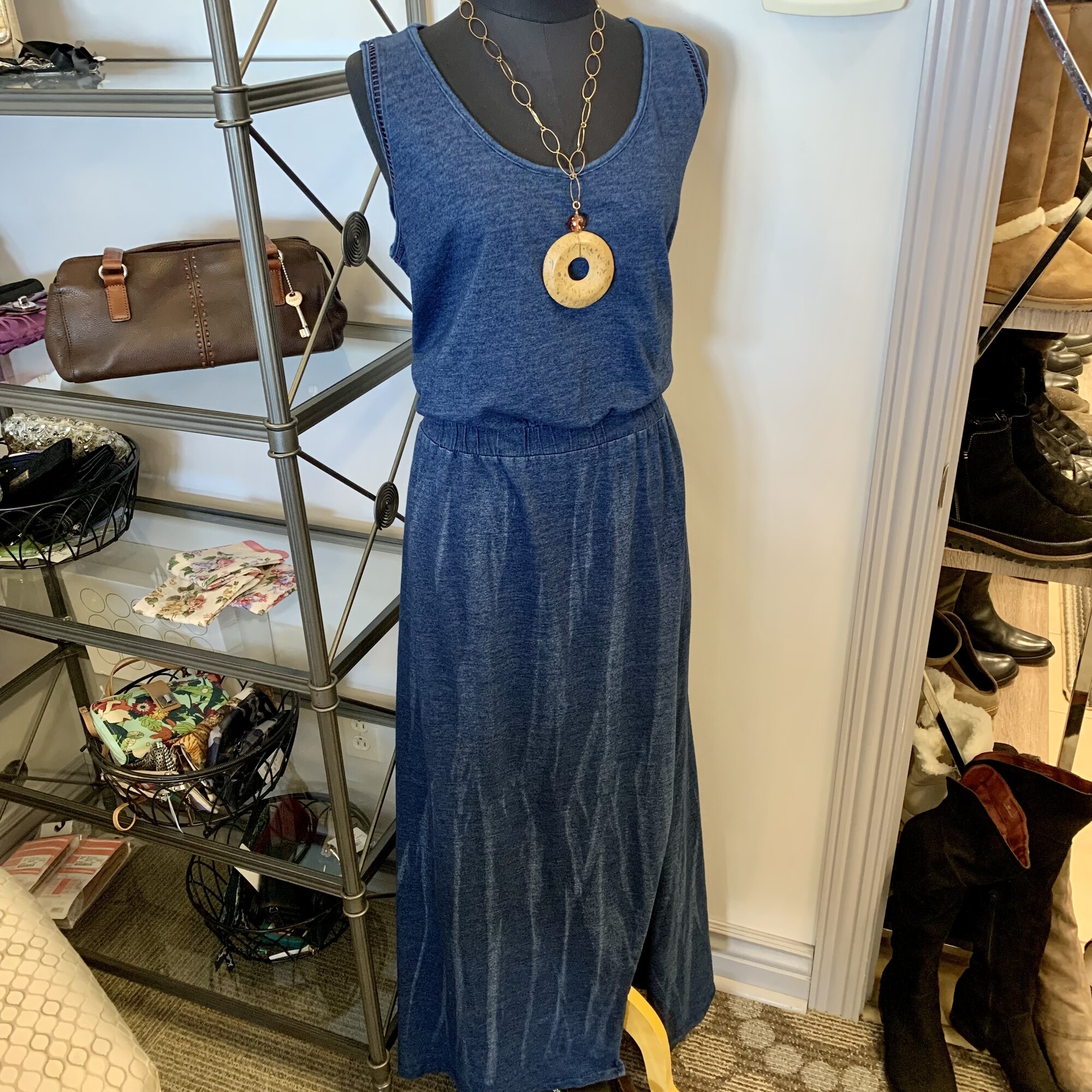 Dkny Dress Jersey Maxi,
Colour: Blue,
Size: XLarge,
With split on the side,
Perfect beach dress