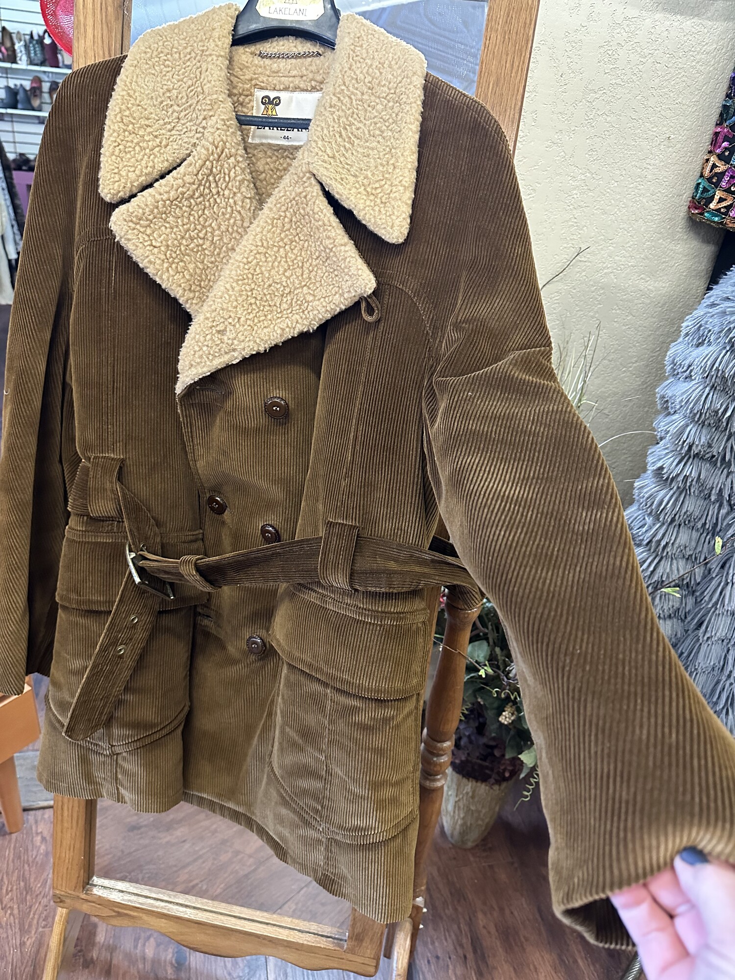 Lakeland Corduroy Coat, Camel, Size: 44/XL, Mens Belted Mid Century Corduroy Coat with Wool Fleece Lining. This coat is AMAZING ! Best corduroy vintage we have seen !