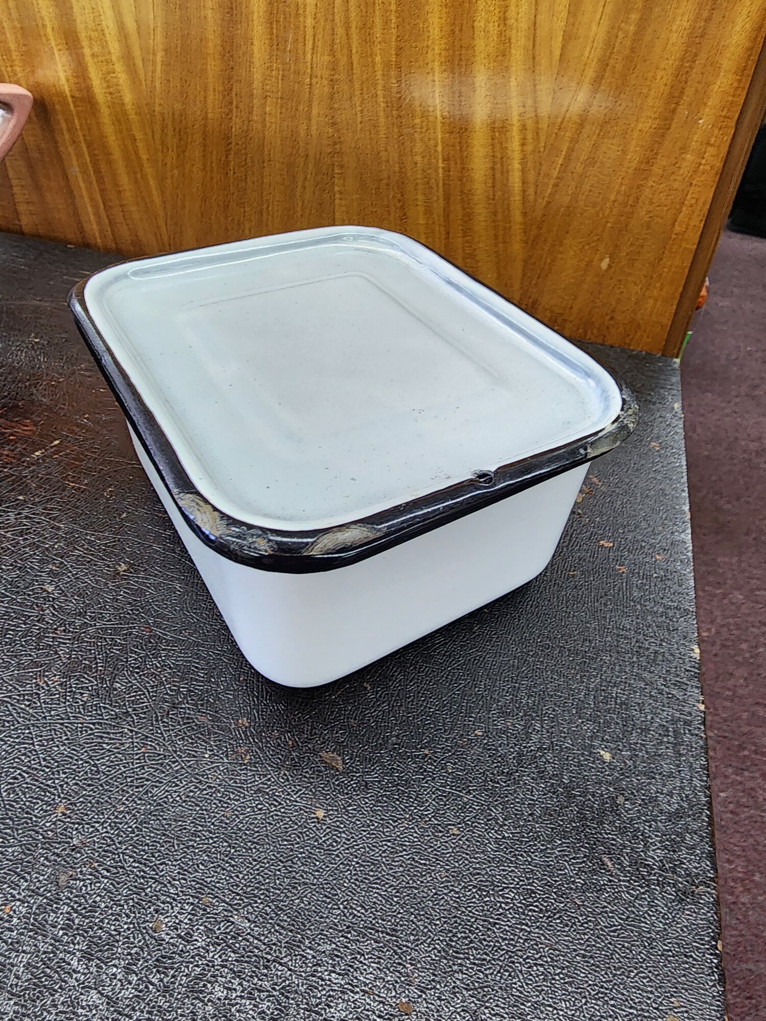 Vintage Enamelware Fridge Dish, White, Size: W/ Lid 4.5 x 5.5 x 2.5