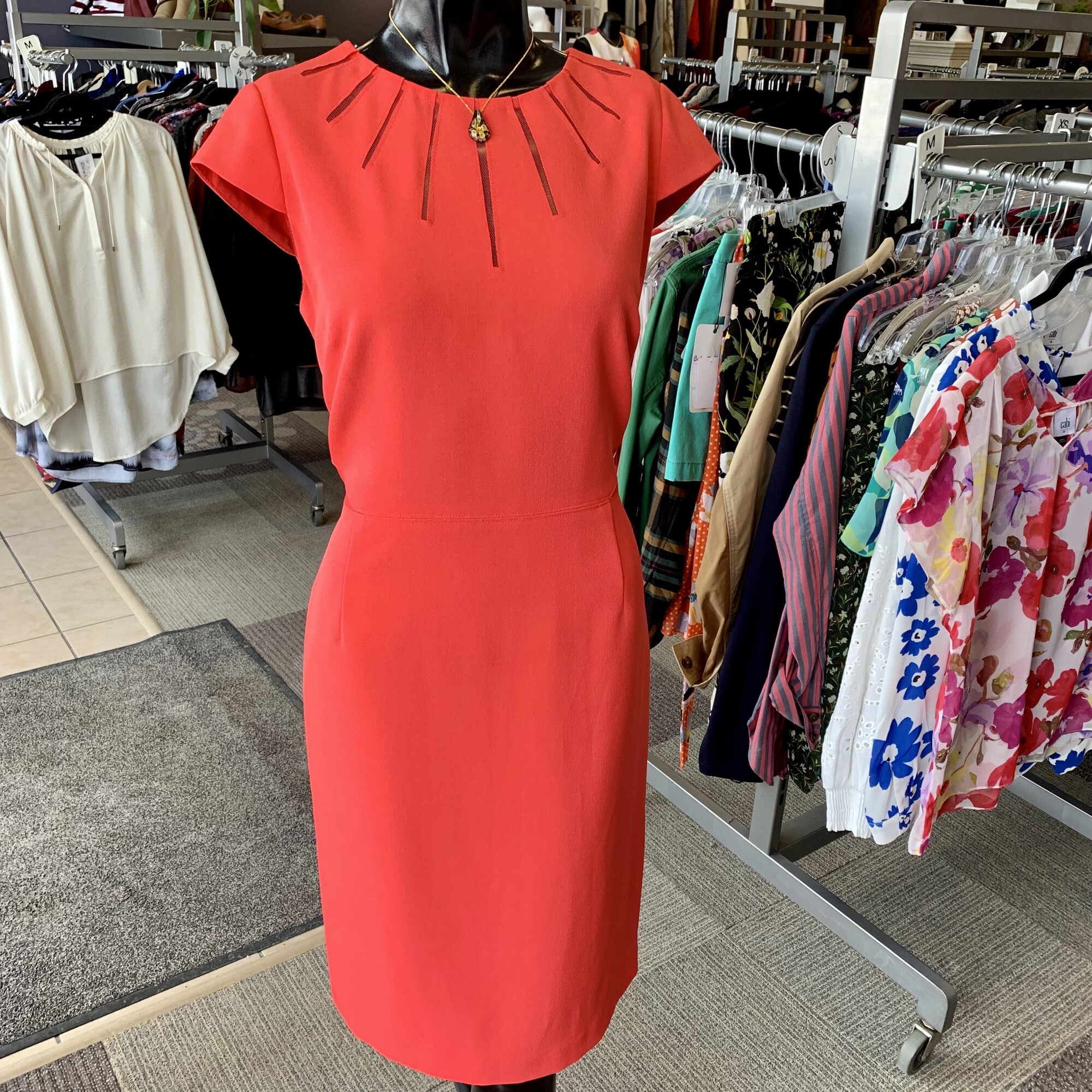 Adrianna P Dress Slvls,
Colour: Coral Red,
Size: 10,
Lined,
Great dress for occasions.