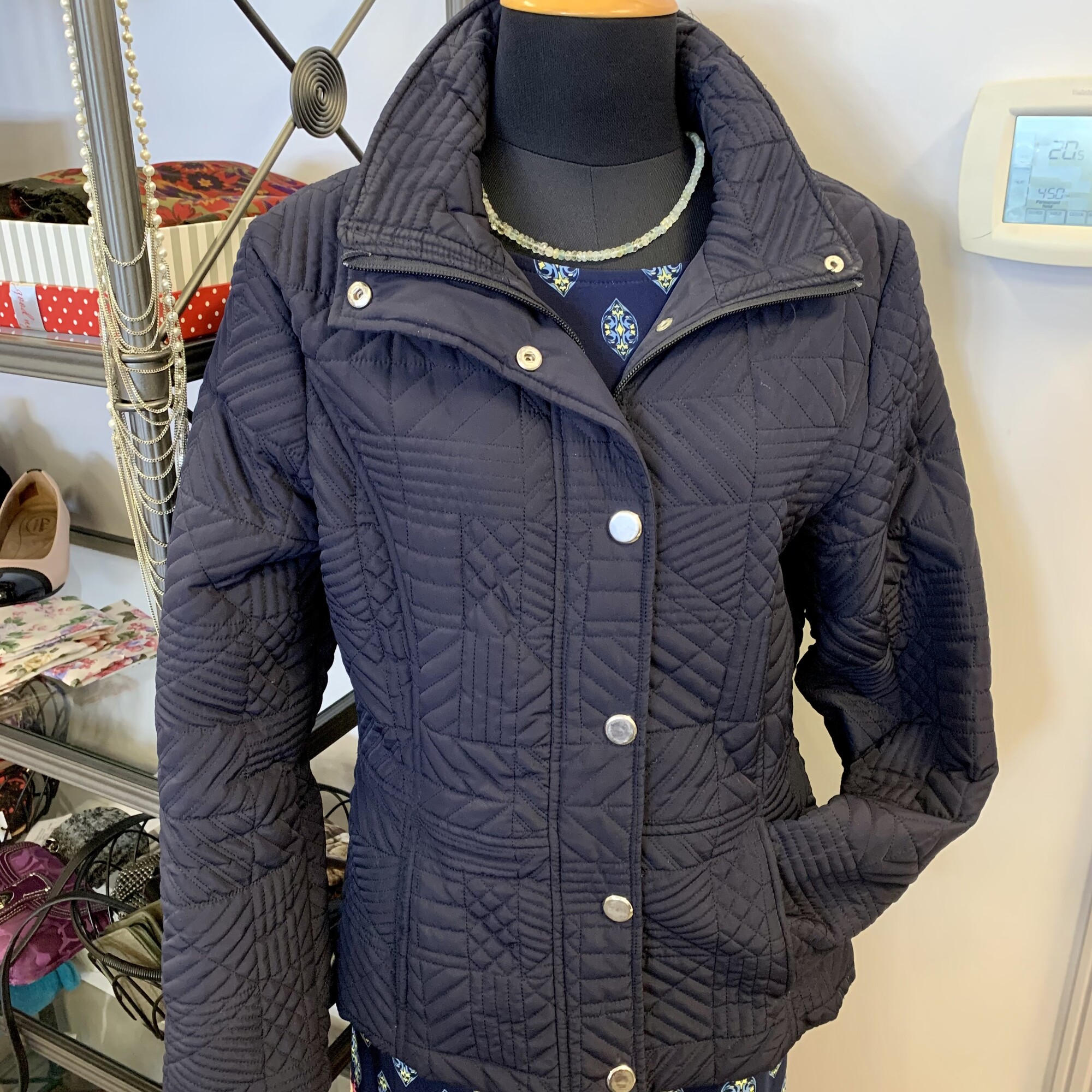 Weatherproof Jacket Quilted,
Colour: Navy,
Size: Medium,
Perfect spring jacket