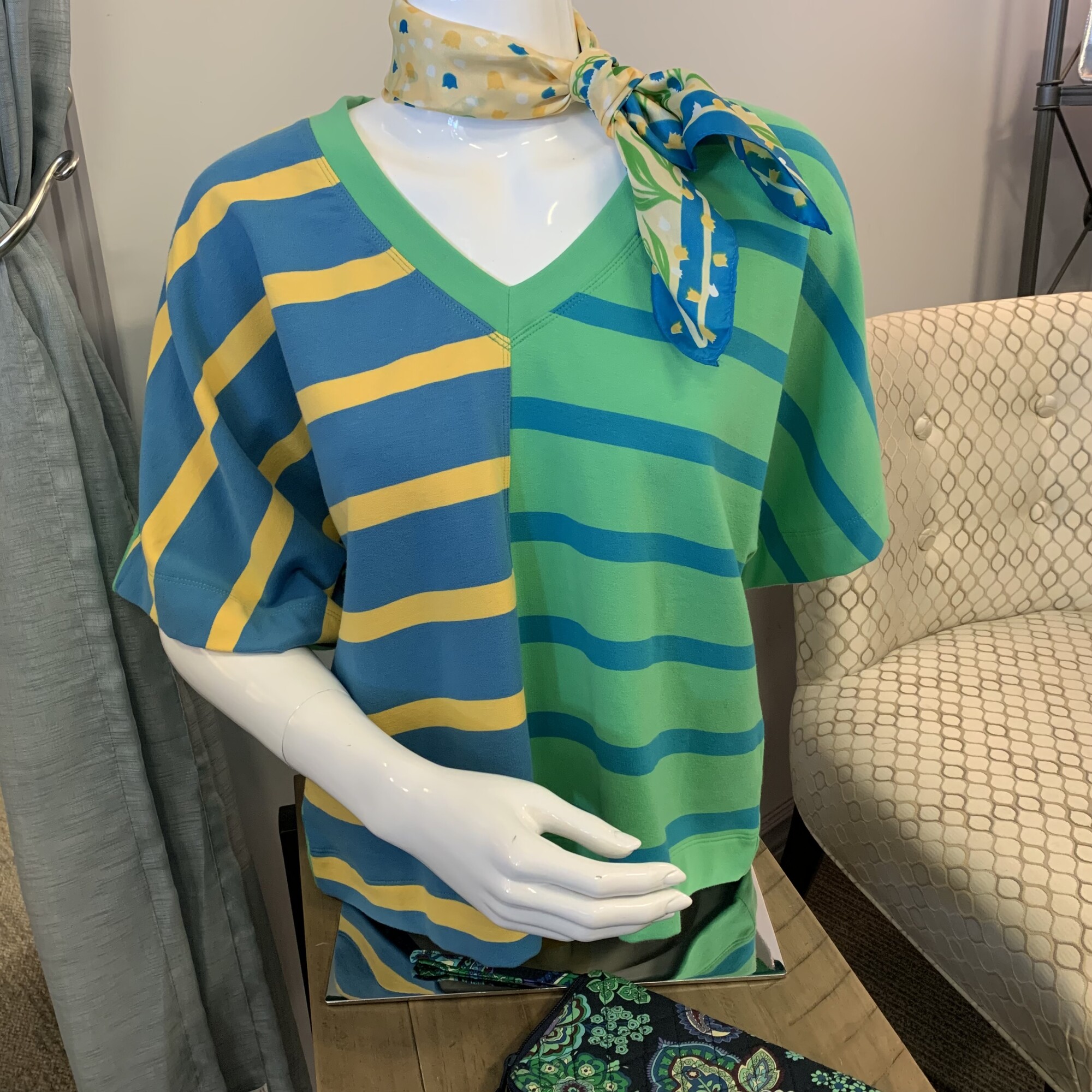 Cabi V-neck Jersey Shirt,
Colour: Base Green with blue and yellow,
Size: XSmall generous
