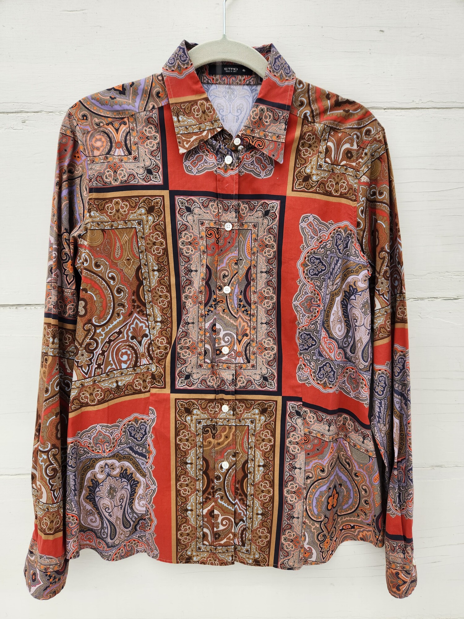 Etro Colored Block Paisley Dress Shirt Size 46
46 is roughly us 10
Pit to Pit 20 inches across
Pit down sleeve 20 inches
Waist 18.5 inches across
Hip 21.5 inches across
Down the back 28.75 inches
EUC
Retail $960