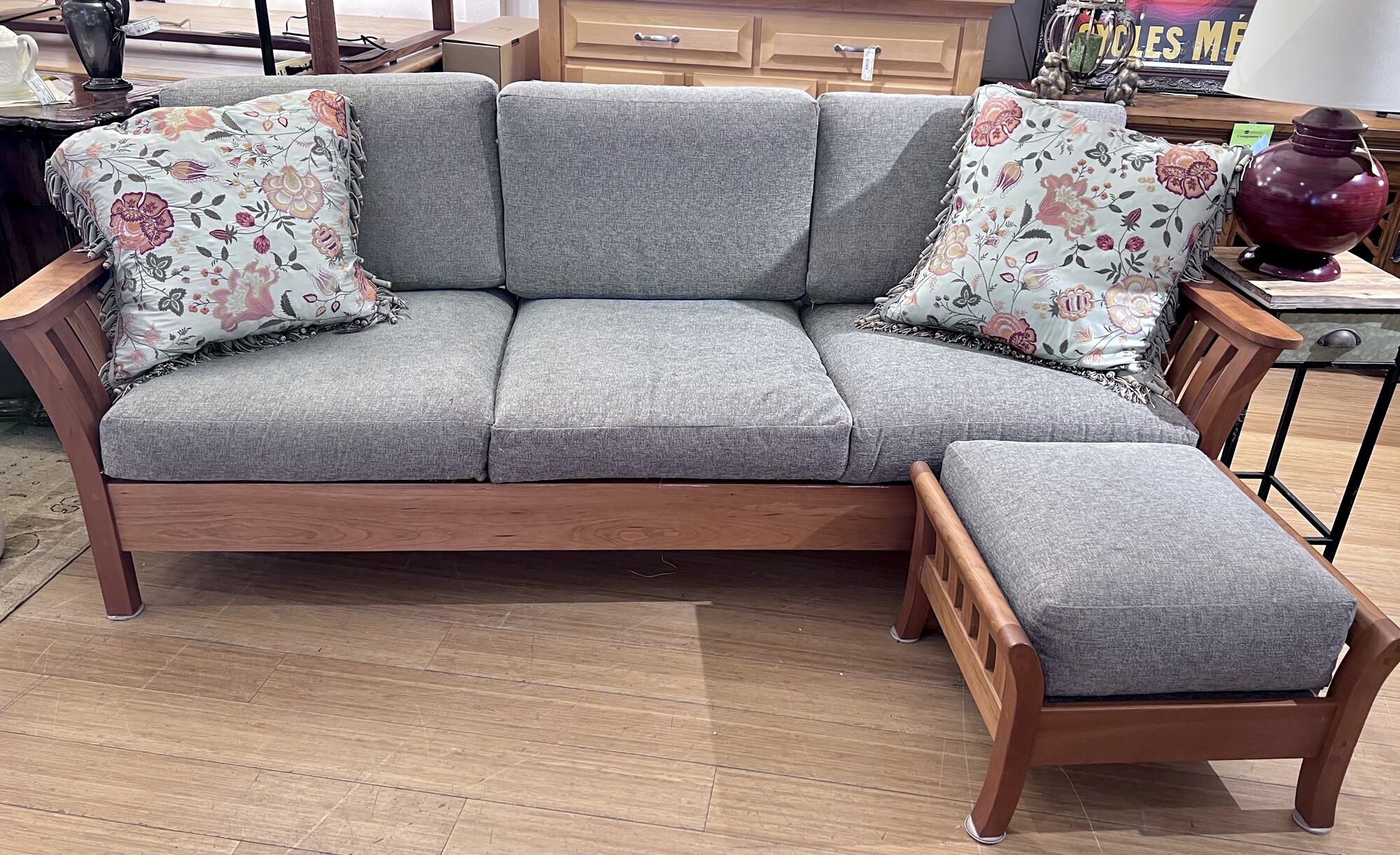 Sofa Pompannoosuc Mills, Brookfield Style, Wood, Size: 87x37x29