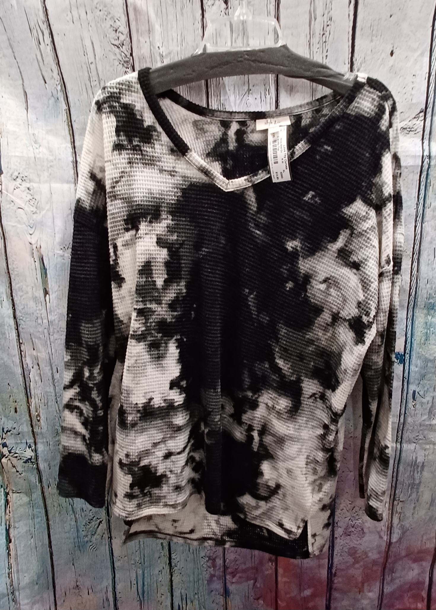 Long sleeve waffle top that is done in black and white tiedye that is soooo super soft.