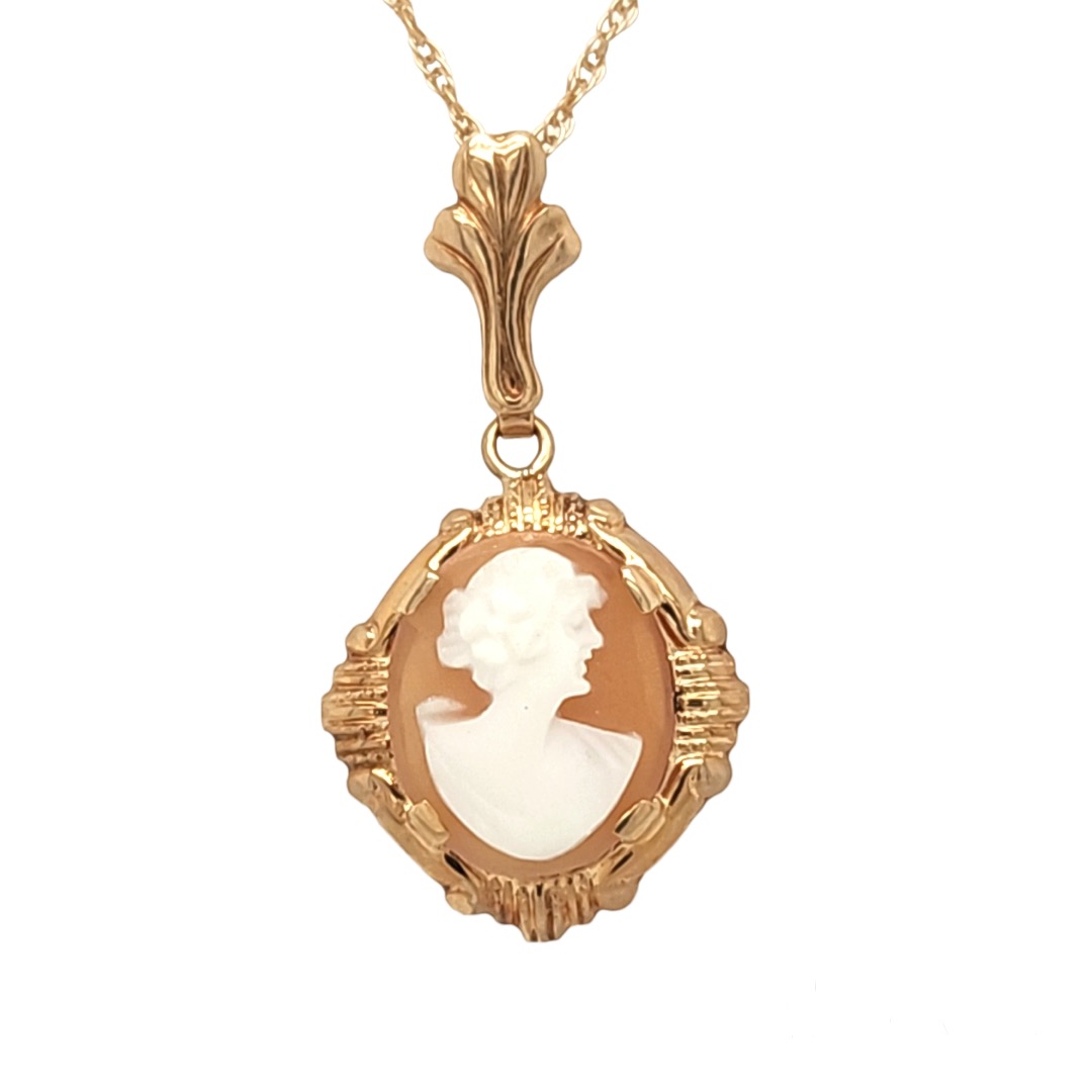 Cameo Pendant
10 Karat Yellow Gold

New 18\" Pendant Chain Included
