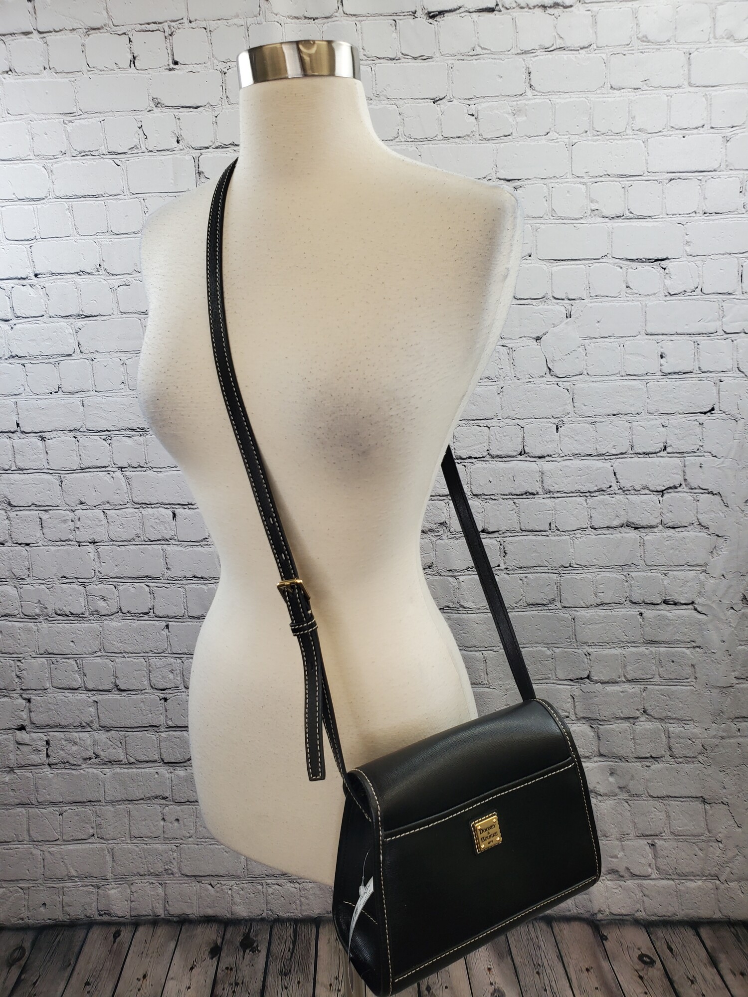 Dooney & Bourke Saffiano Leather Flap Crossbodybag