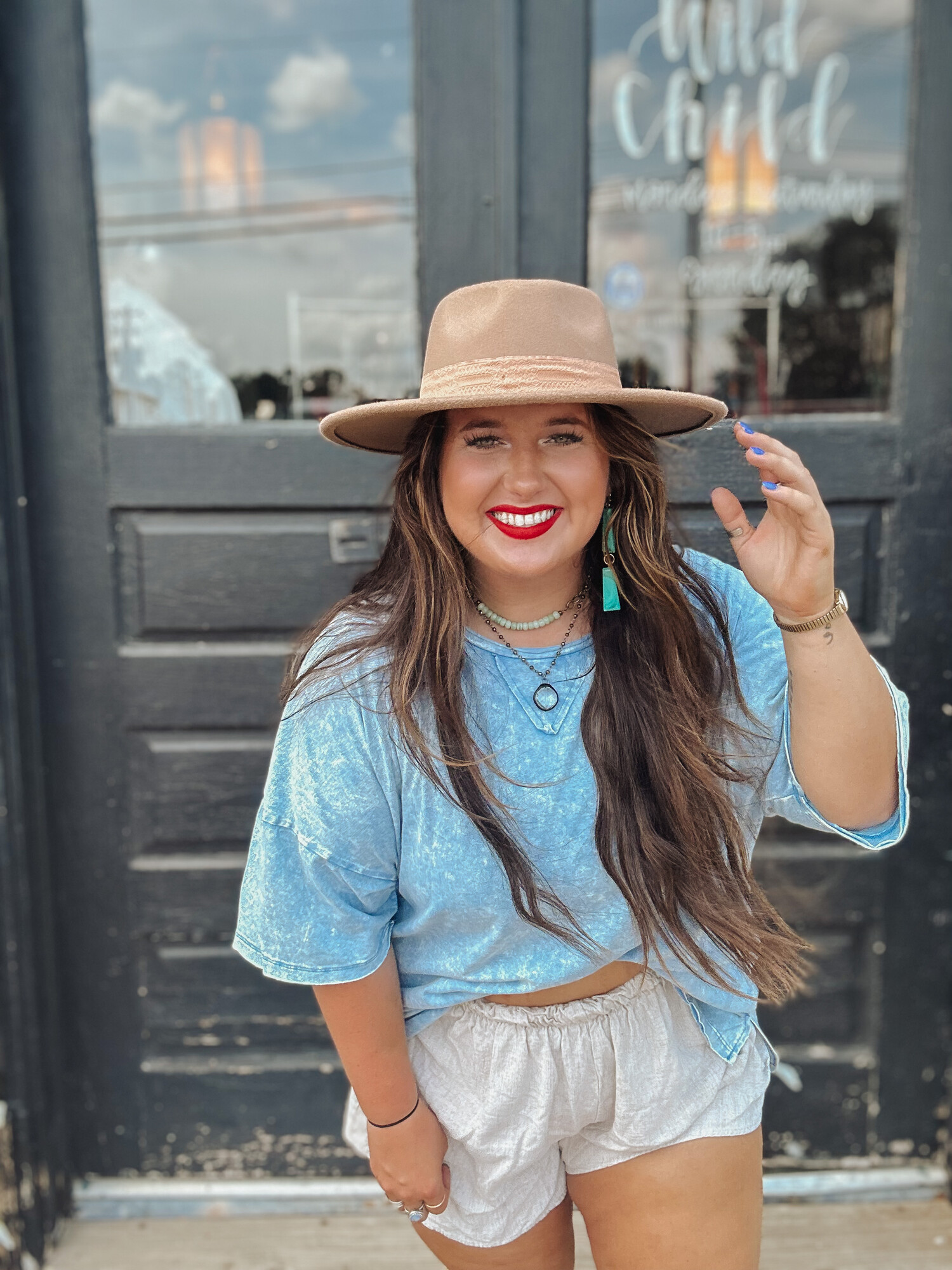 These mineral wash tops are perfect for layering in the winter or sporting on its own in the summer with shorts!

Available in sizes 1x,2x,3x. Colors: Pink, Red, Sky Blue, and Mocha.

Madison is wearing a size 2x.