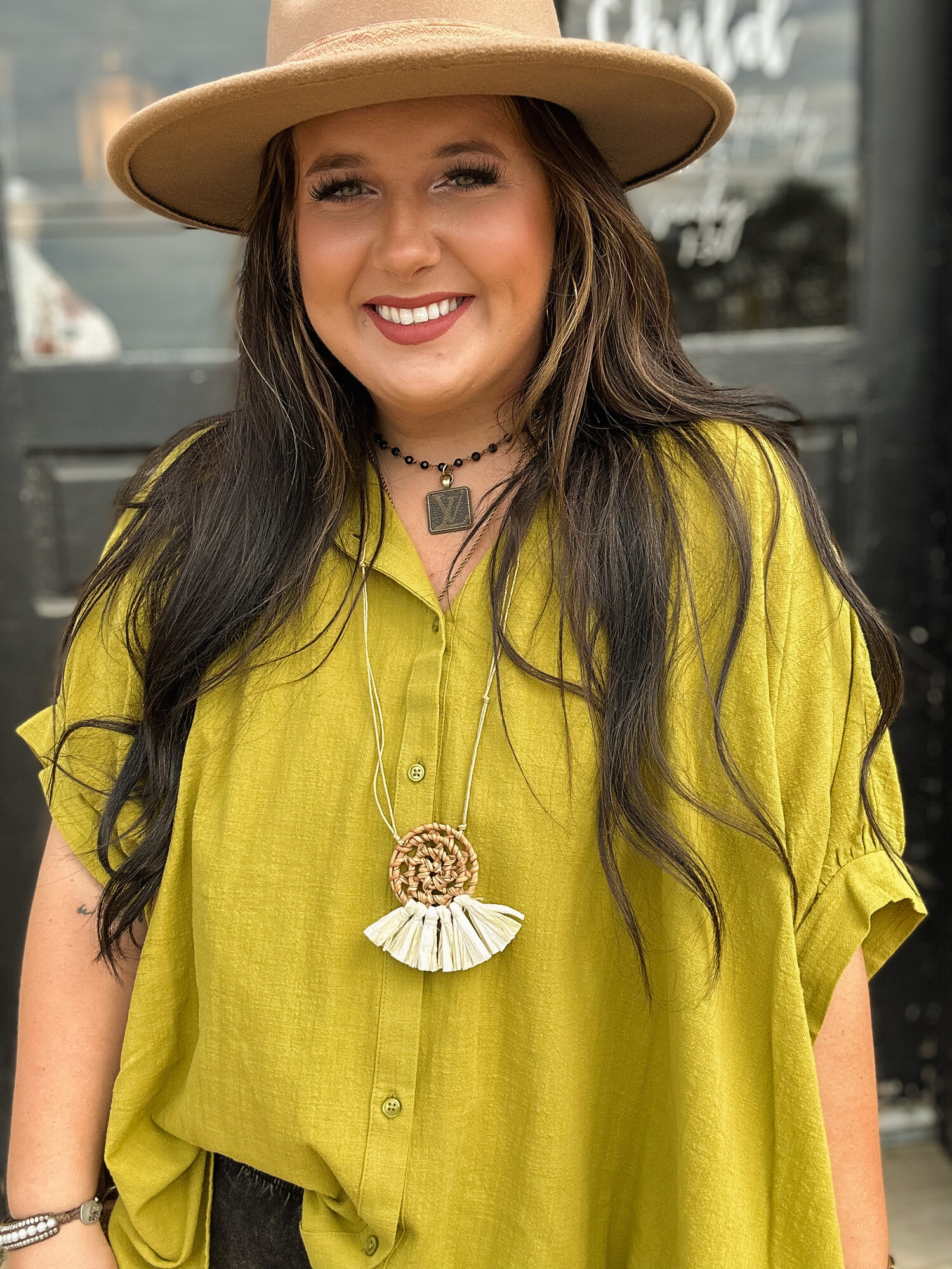 This oversized button down top is perfect to throw on with jeans and some cute jewelry for a night out! Wear it buttoned, or open with a cute tank underneath. Perfect to layer with.
Available in sizes 1X, 2X  and 3X.
Madison is wearing the 1X.