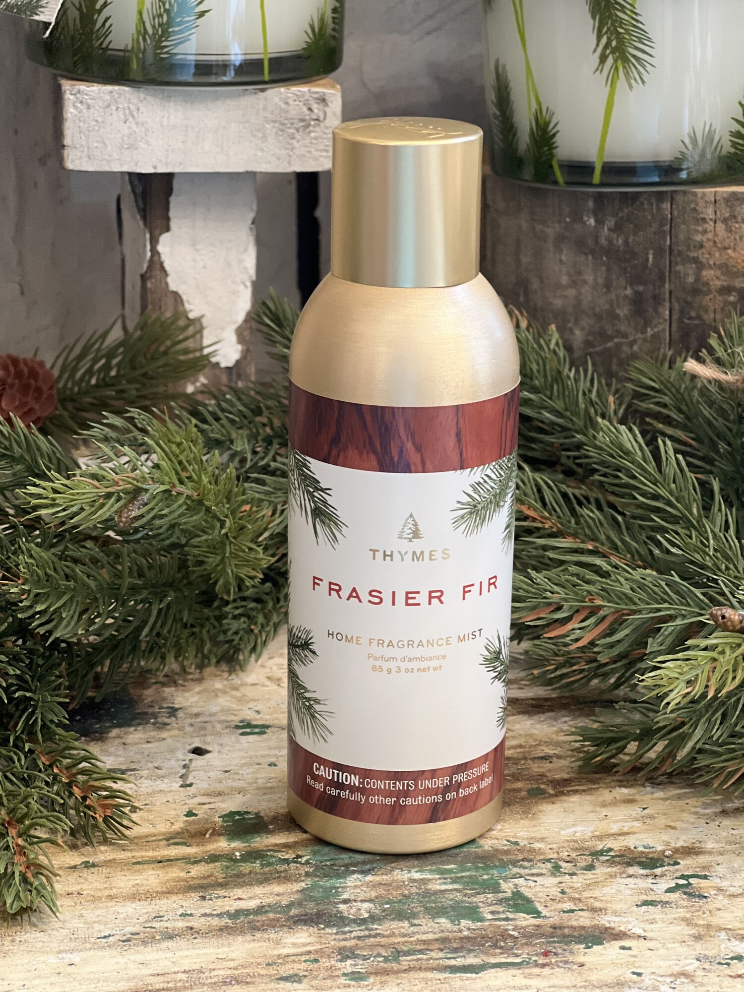 Moutain fresh and glowing with a snap of crisp siberian fir needles, cedarwood and relaxing sandlewood. This highly aromatic mist has such a beautiful scent that smells like a fresh cut Christmas tree but is great to use year round. This mist is 3 ounces