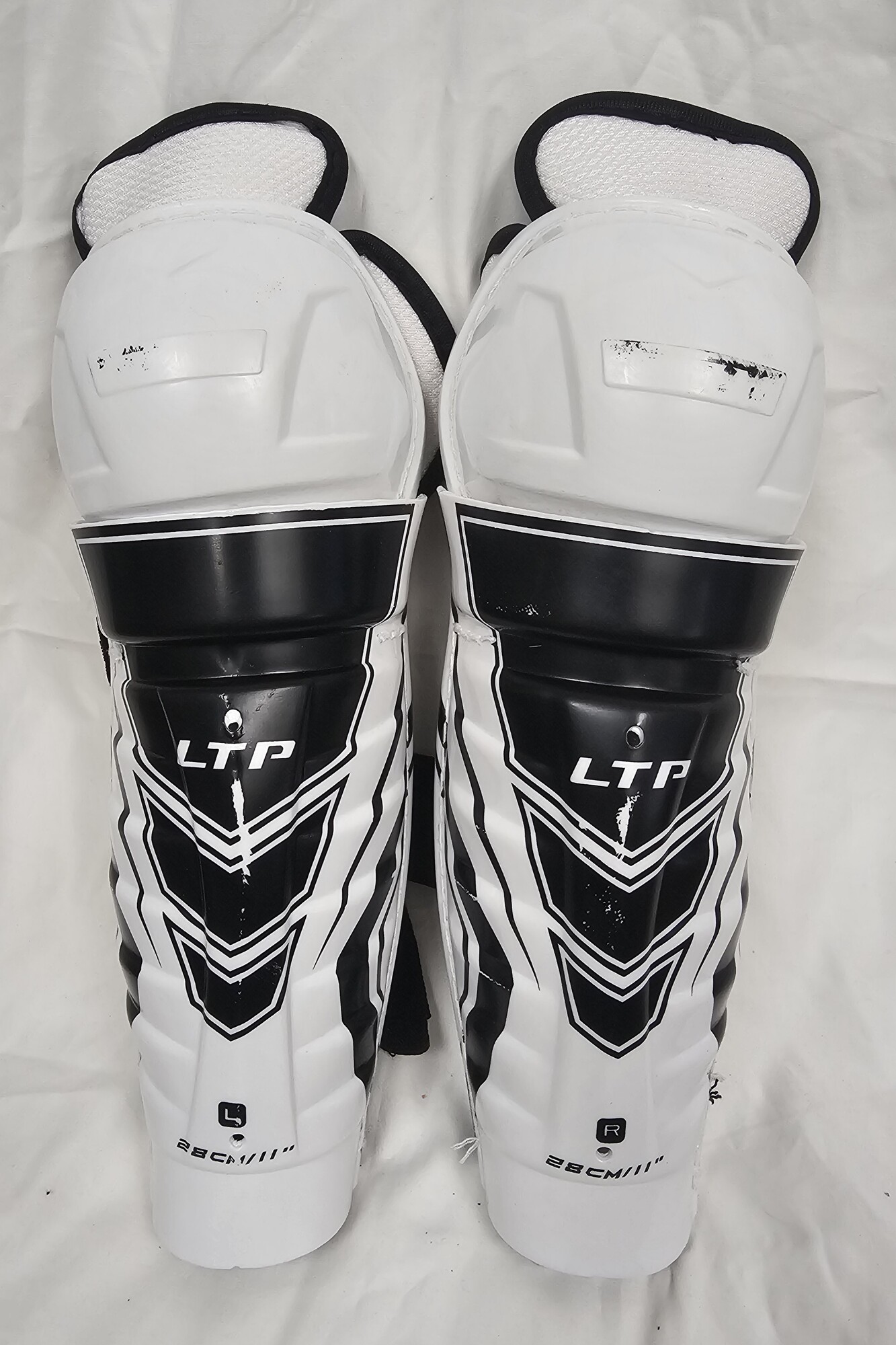 Pre-owned CCM LTP Hockey Shin Pads, Size: 11