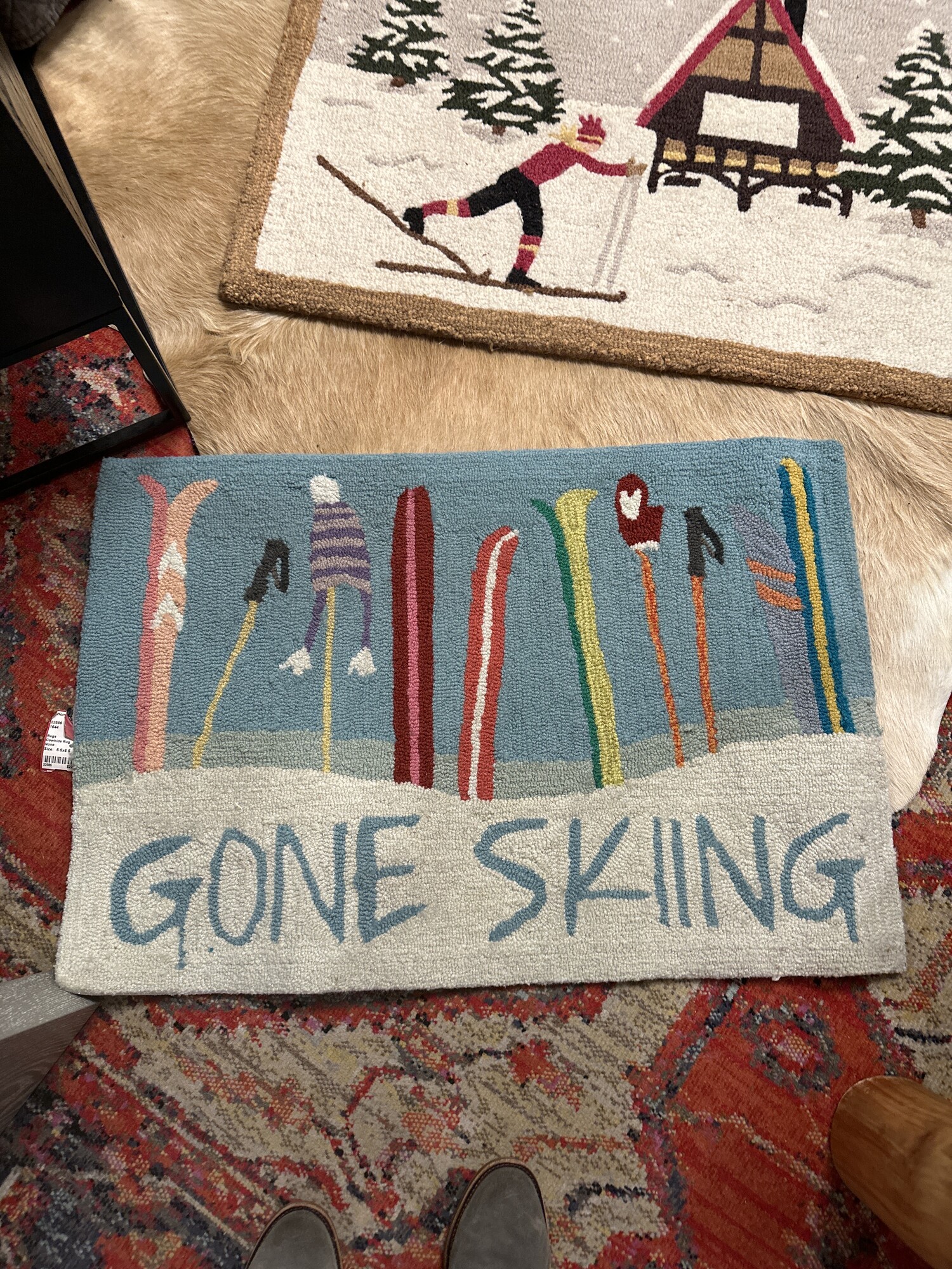 Gone Skiing

 Size: 31Lx21W