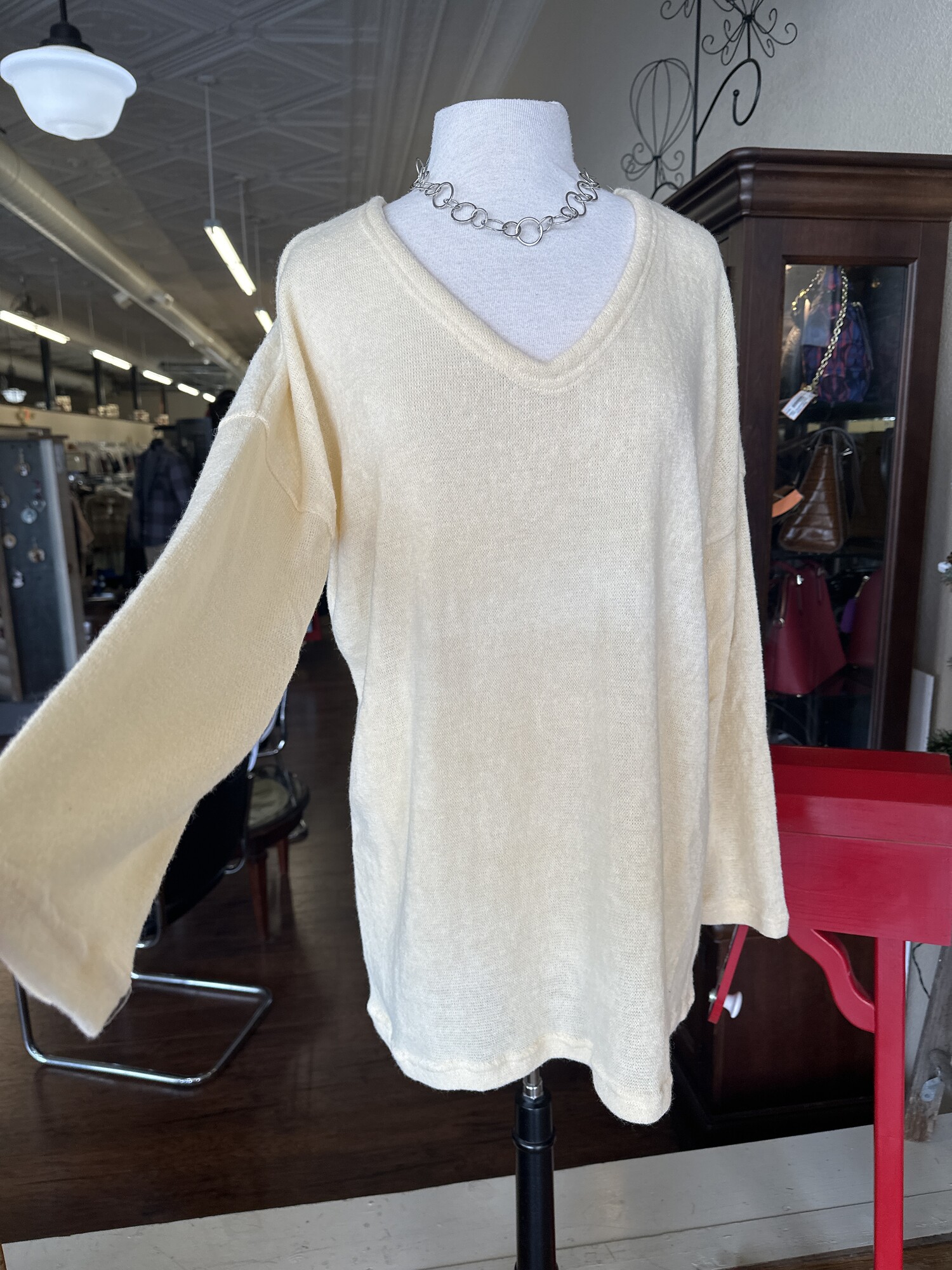 NWT Vicabo Sweater, Yellow, Size: 3X
All sales are final.
Pick up in store within 7 days of purchase or have it shipped.