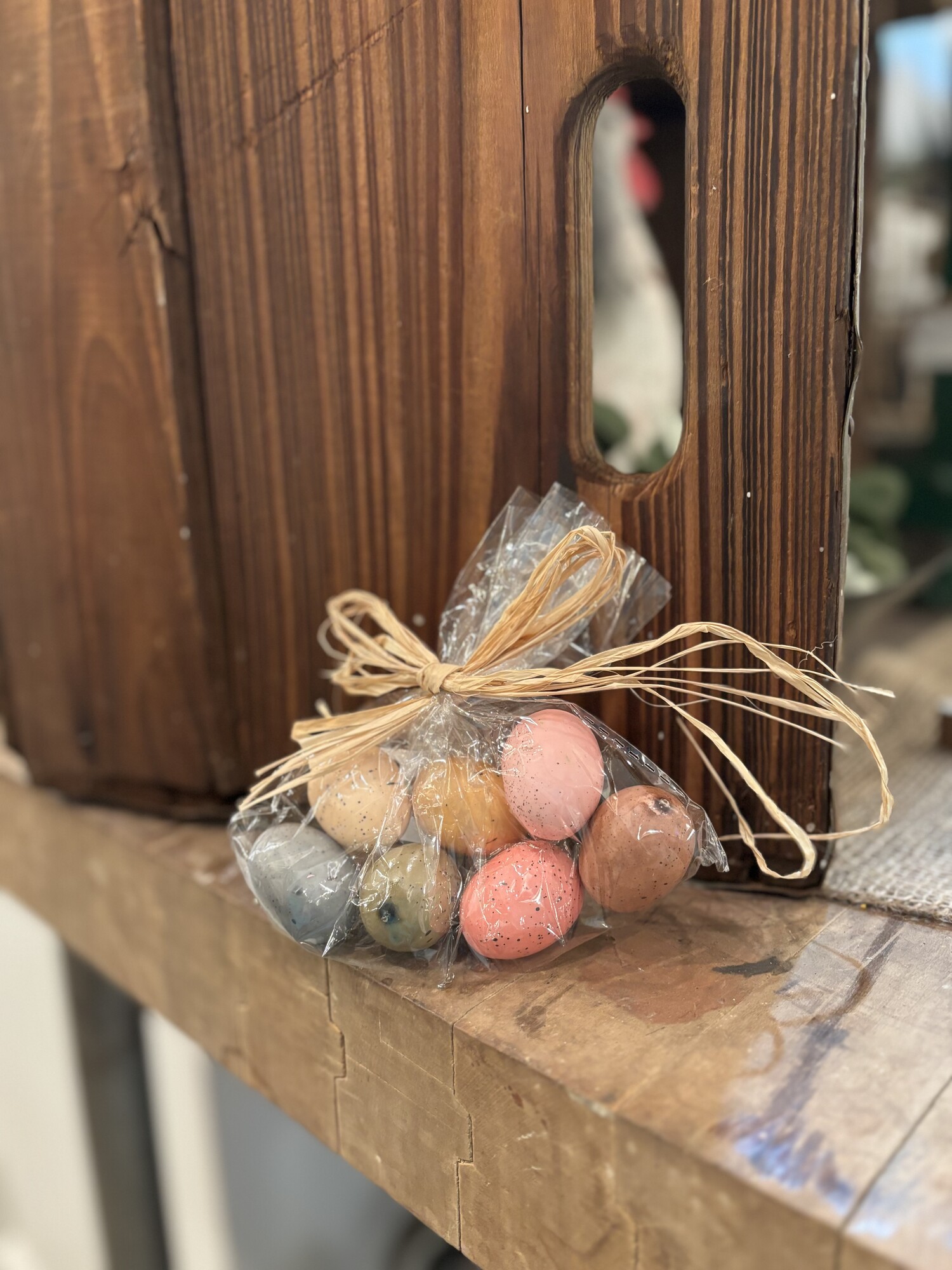 Bag of 7 speckeled spring colored eggs and measure 1.5 inches in diameter
Add these eggs to your spring or easter decor for a festive feel