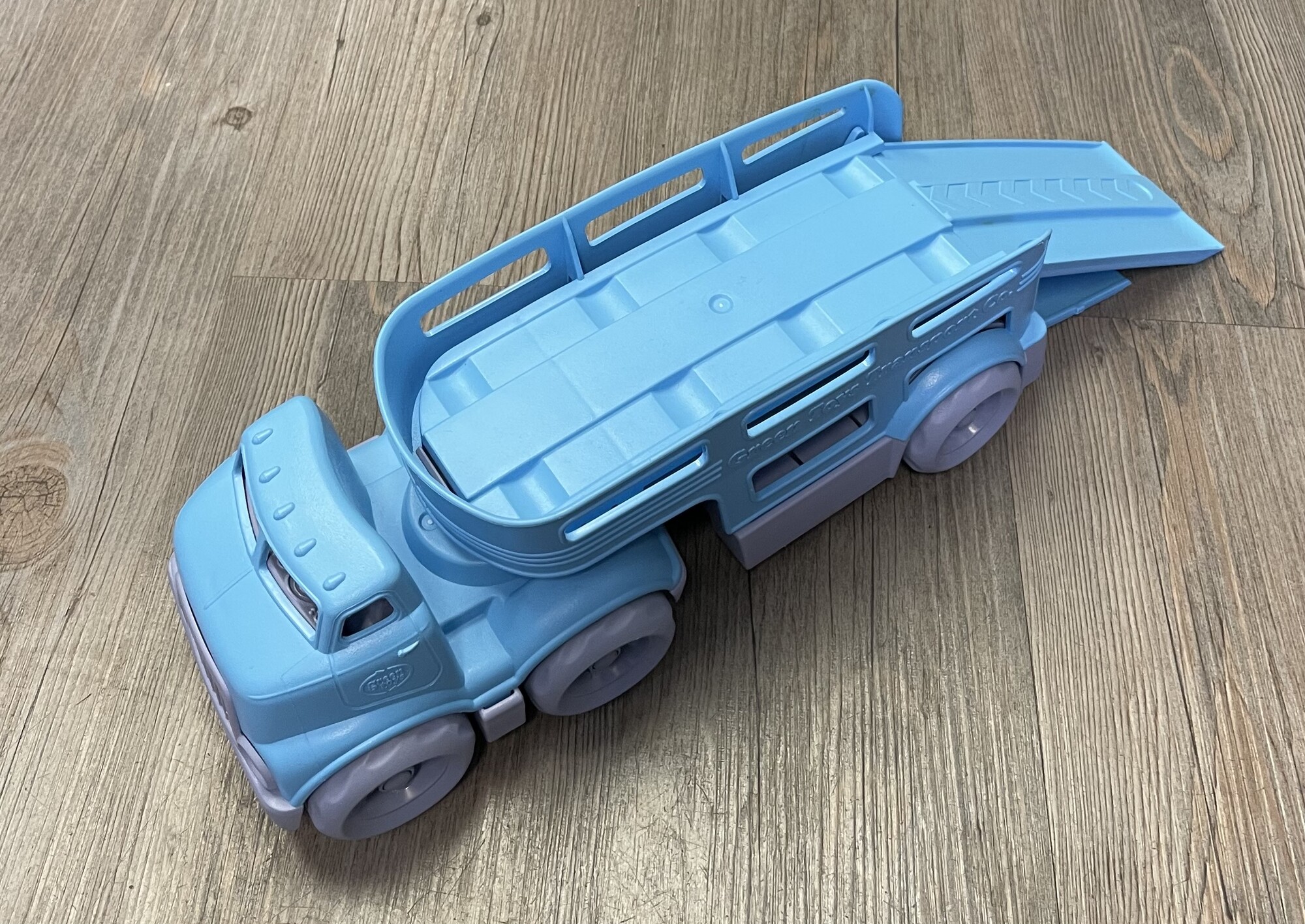 Green Toys Car Carrrier, Blue, Size: 3Y
Does not include cars.