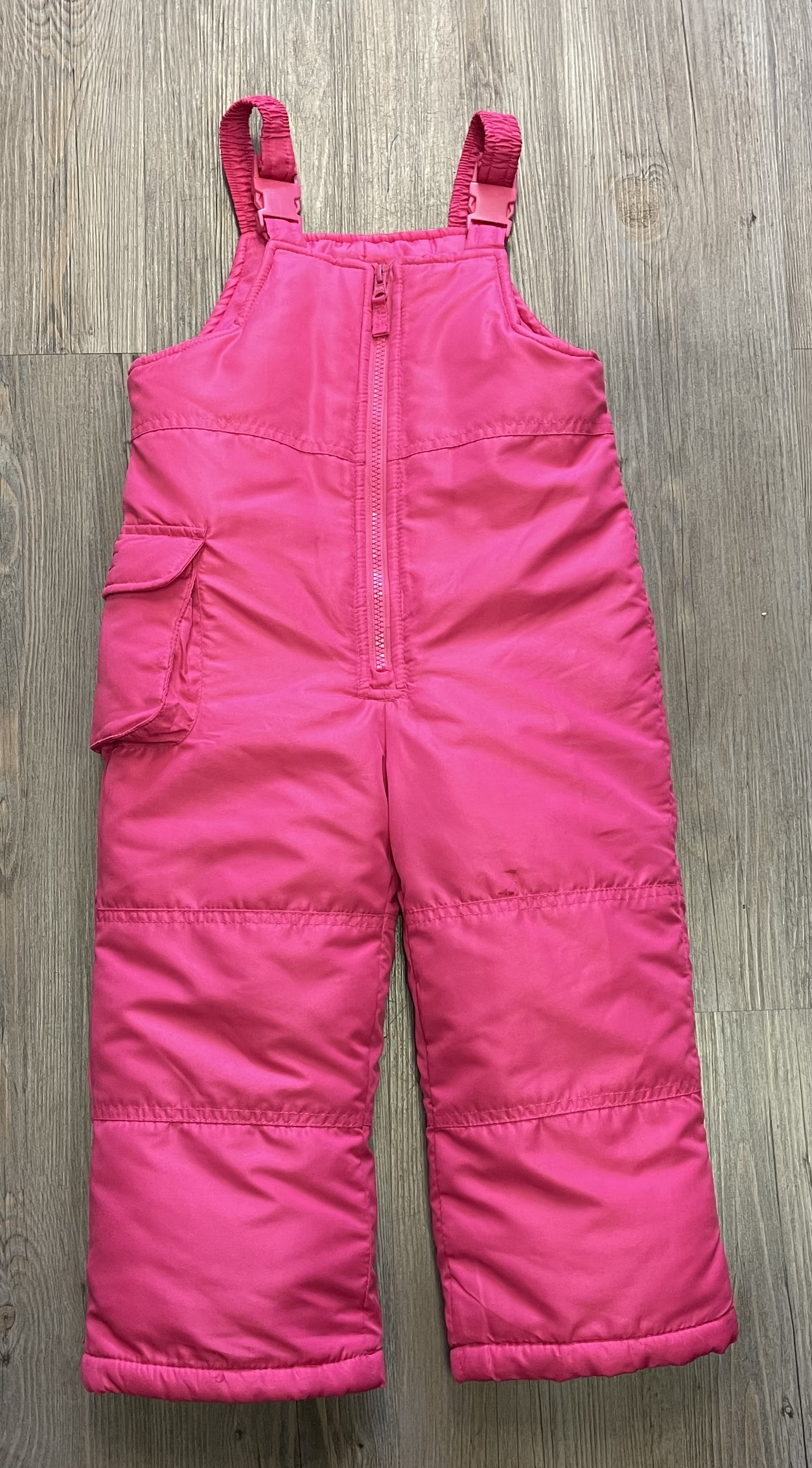 London Fog Snow Pants, Pink, Size: 4Y
Note - small stains on legs.
