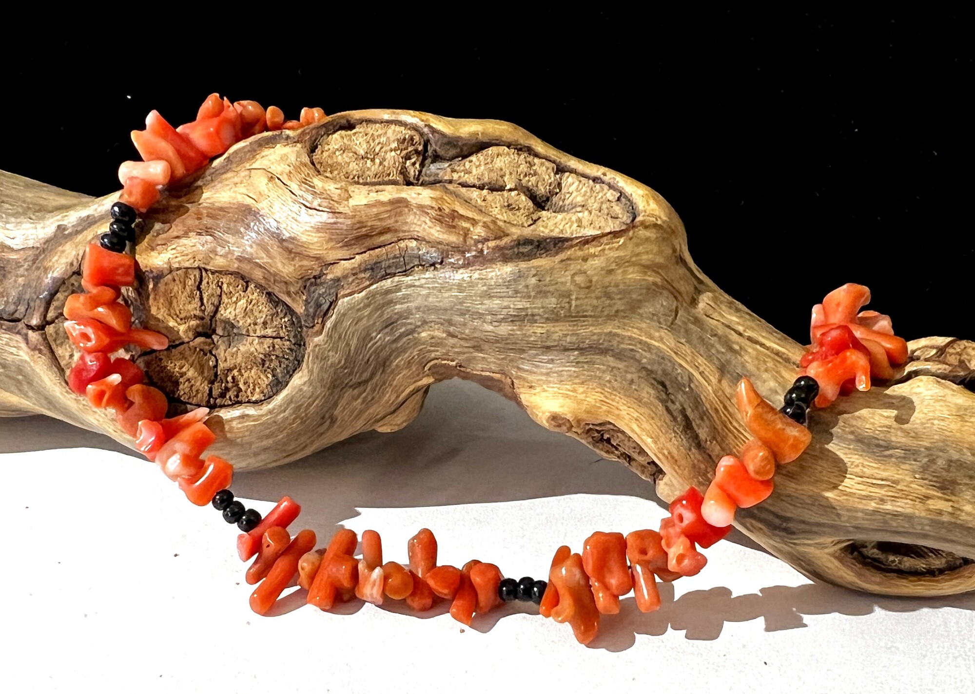 Coral chips braclelet